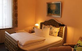 Hotel Pension Columbus Am Kurfuerstendamm  2*